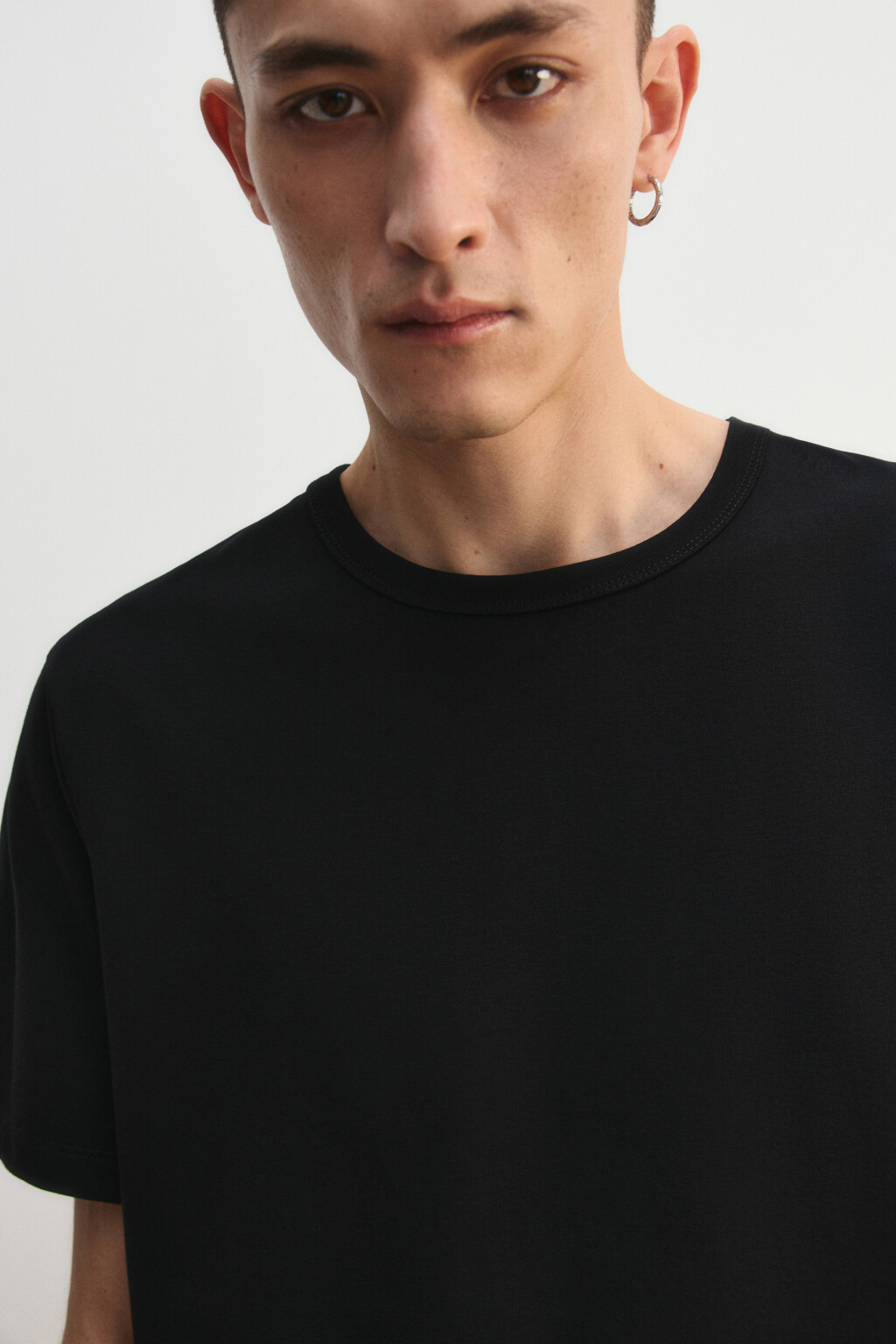 Футболка базовая - цвет черный - 6