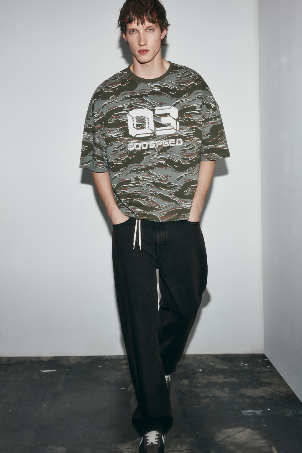 Футболка хлопковая с вареным эффектом - цвет армейский - 1