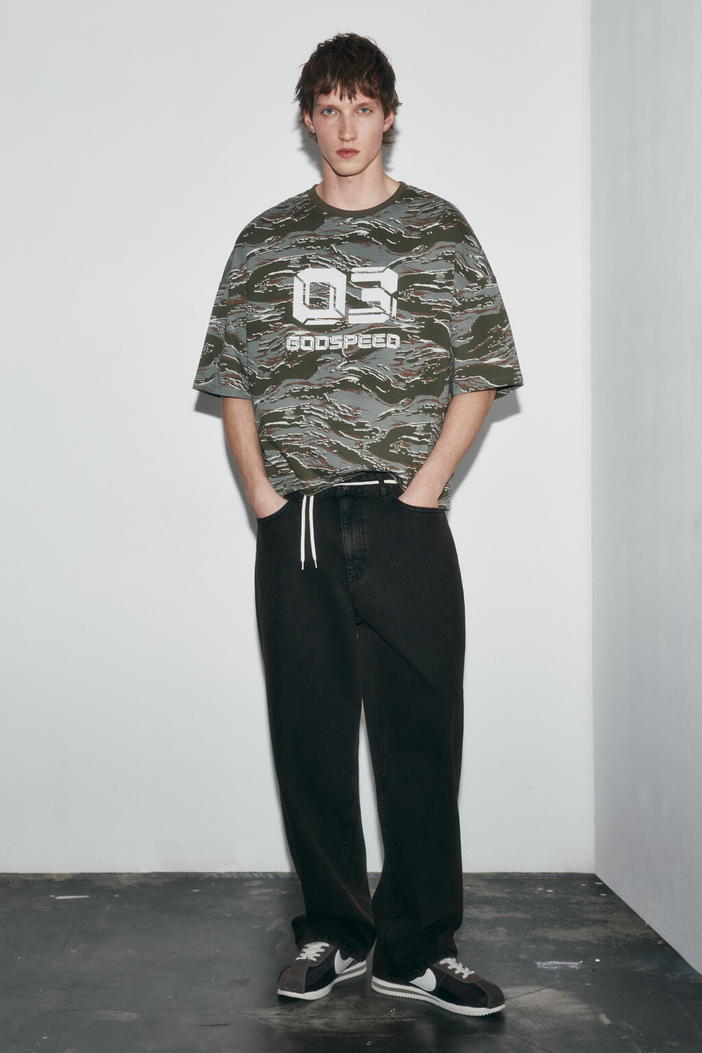 Футболка хлопковая с вареным эффектом - цвет армейский - 5