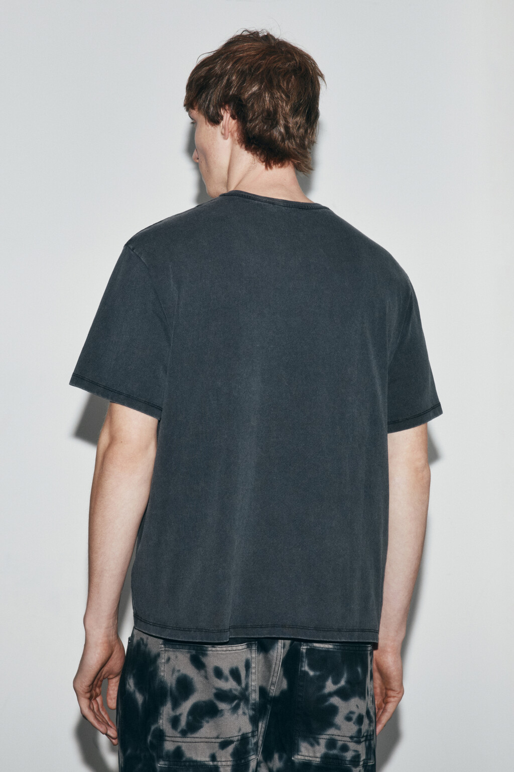 Футболка хлопковая с вареным эффектом - цвет черный - 4