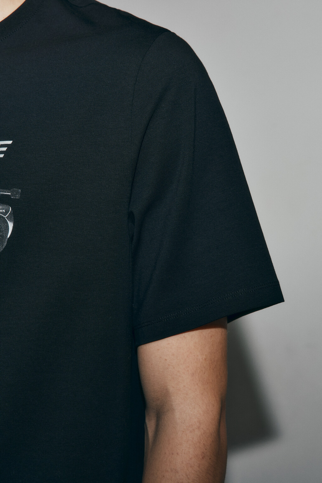 Футболка хлопковая с принтом - цвет черный - 7