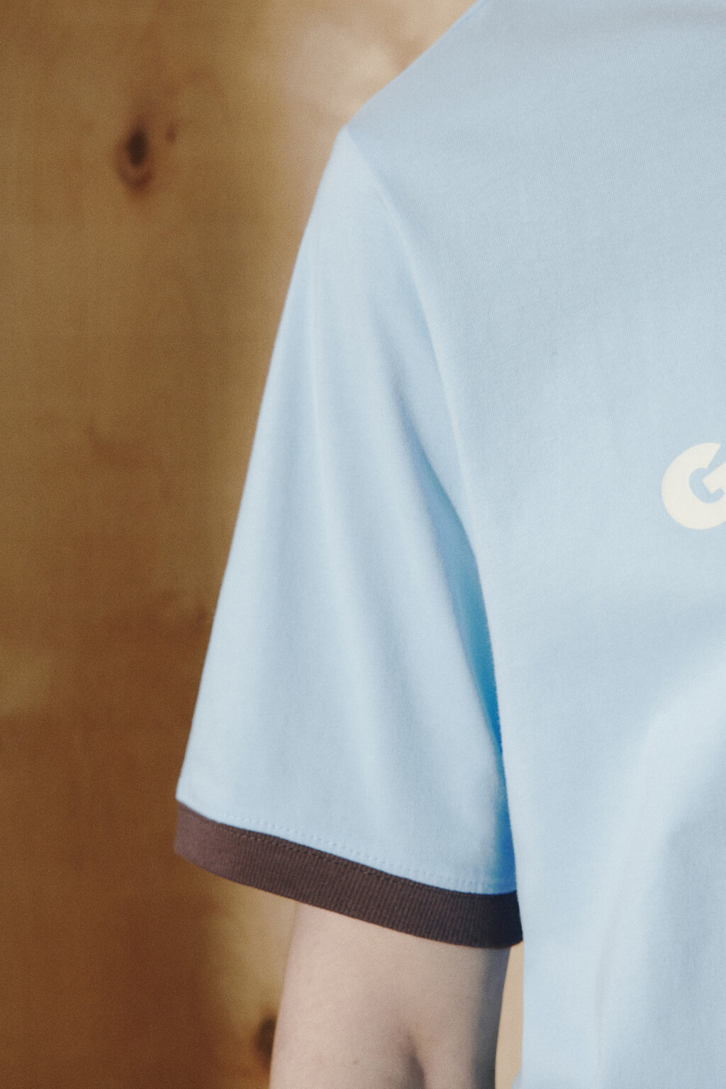 Футболка с принтом и контрастной окантовкой - цвет голубой - 7