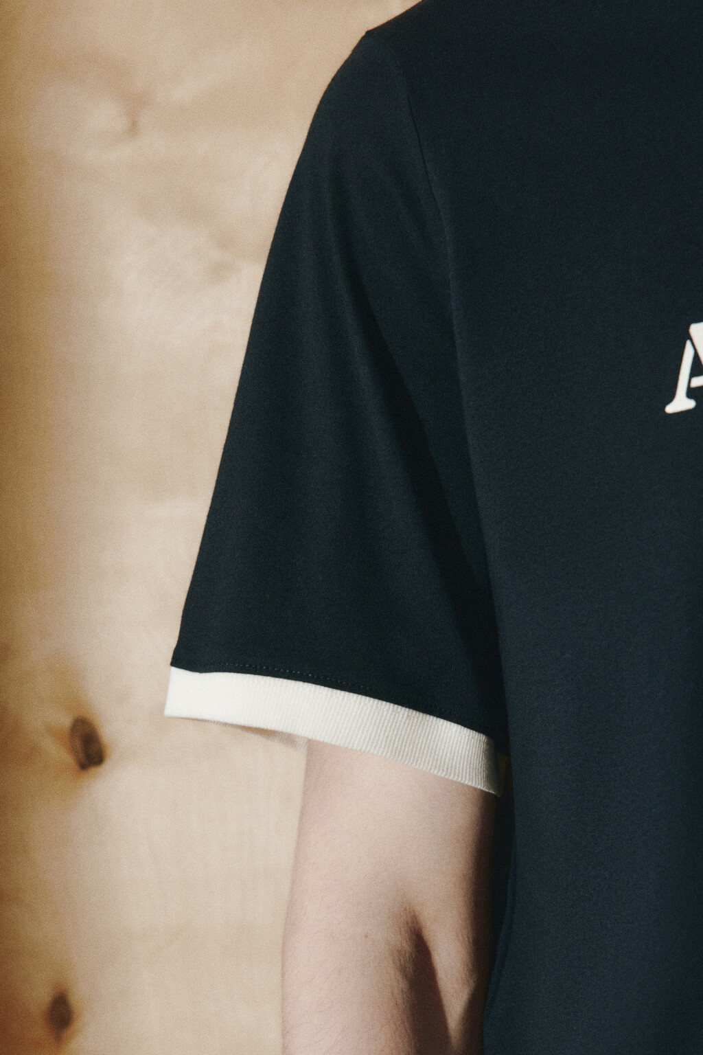 Футболка с принтом и контрастной окантовкой - цвет черный - 6