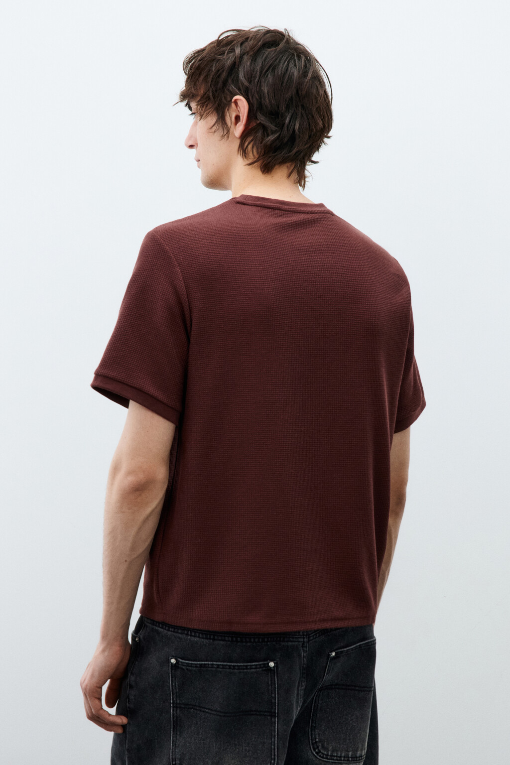 Футболка прямая с вафельной фактурой - цвет коричневый - 4