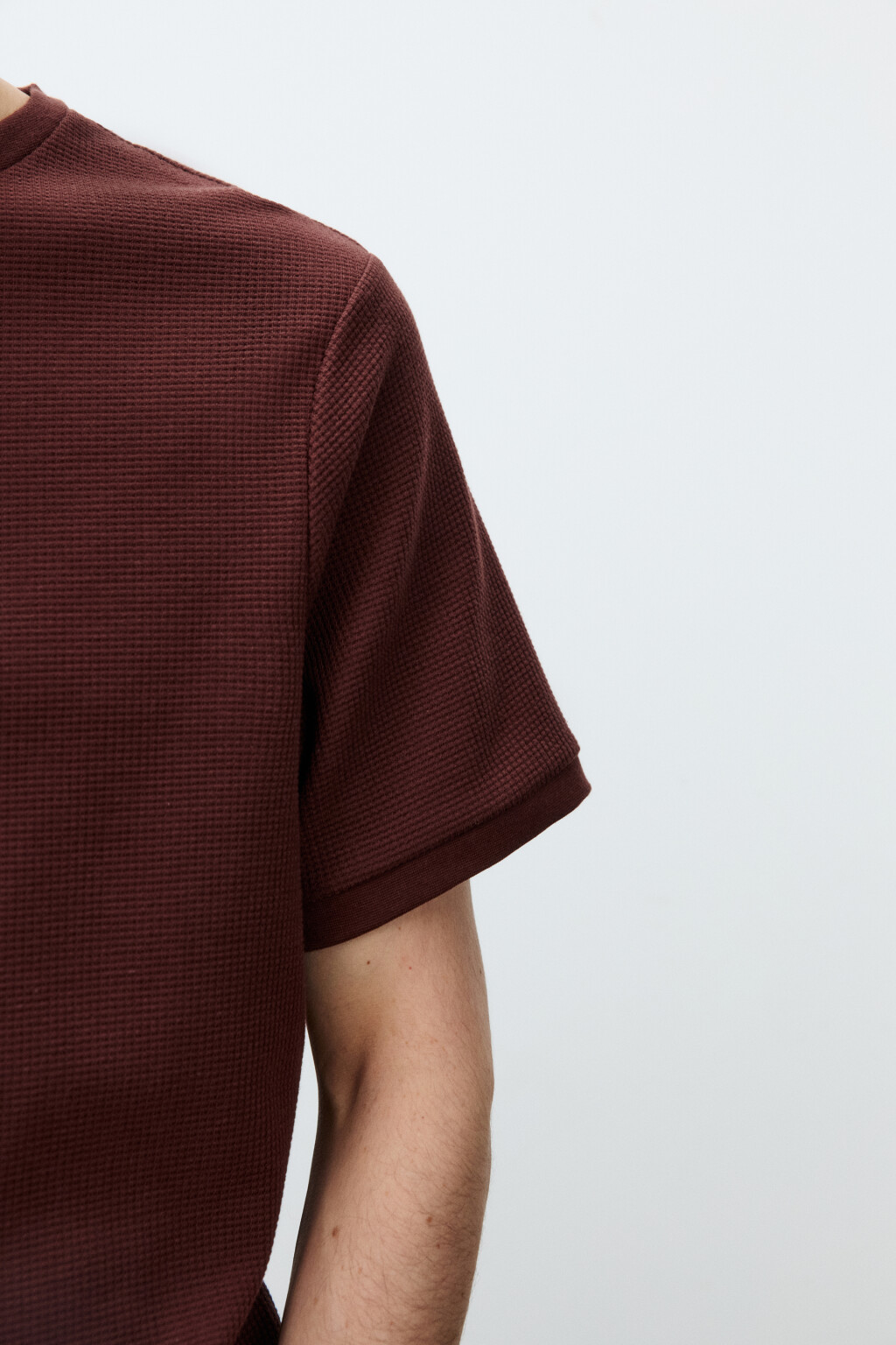 Футболка прямая с вафельной фактурой - цвет коричневый - 7
