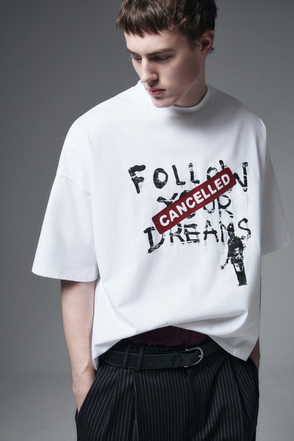 Футболка хлопковая оверсайз с принтом - цвет белый - 1