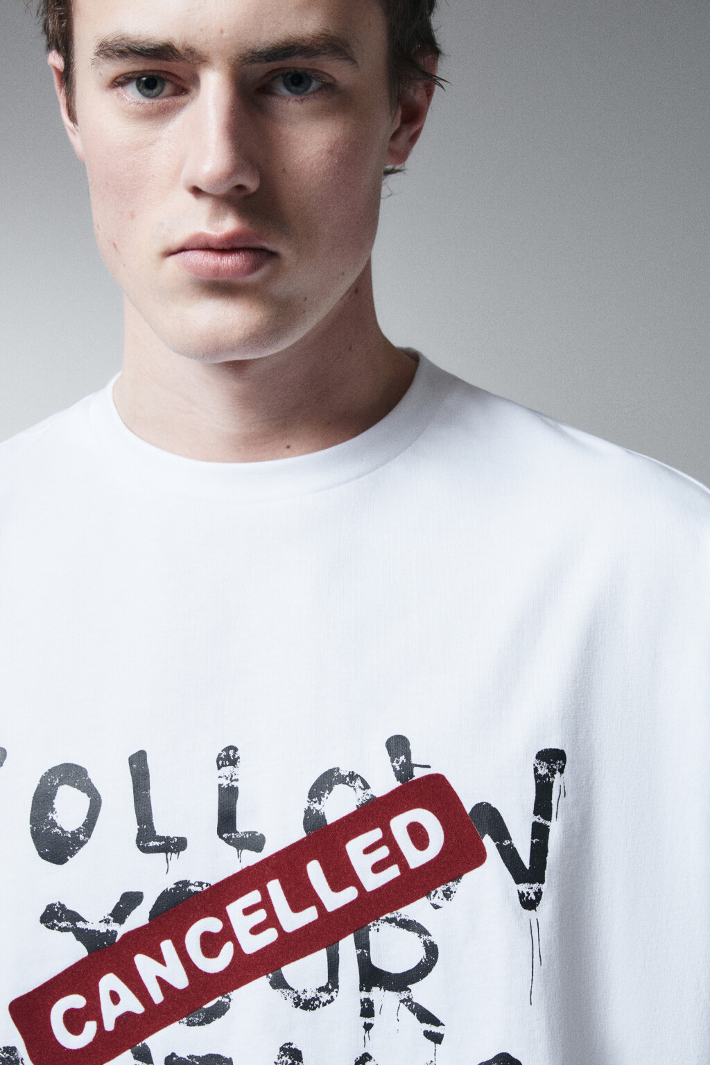 Футболка хлопковая оверсайз с принтом - цвет белый - 7