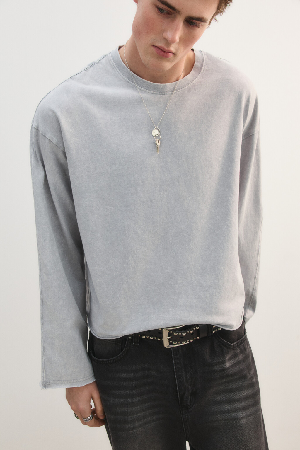 Лонгслив базовый удлиненный из хлопка - цвет серый - 2