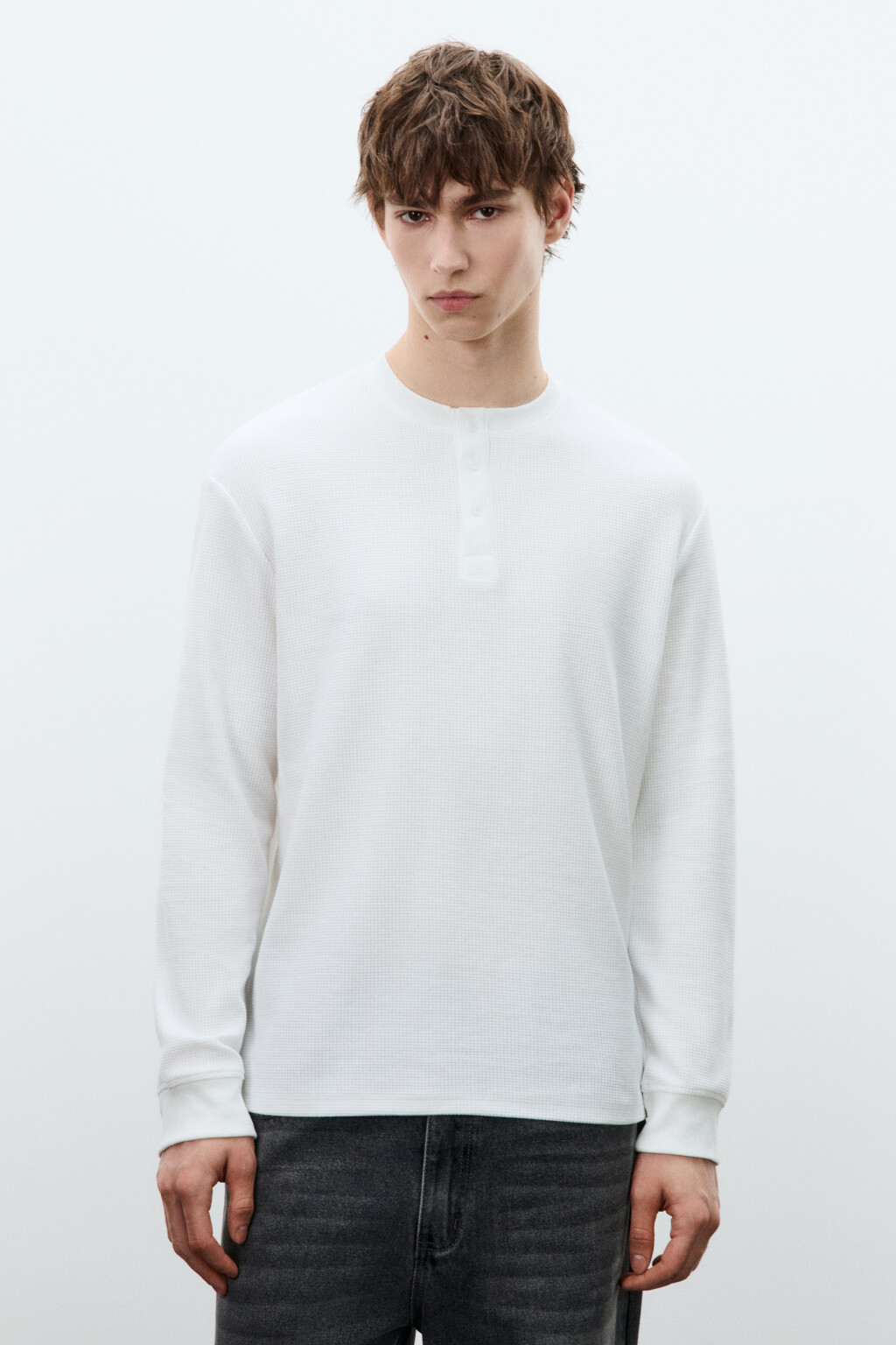 Лонгслив хенли трикотажный на пуговицах - цвет белый - 2
