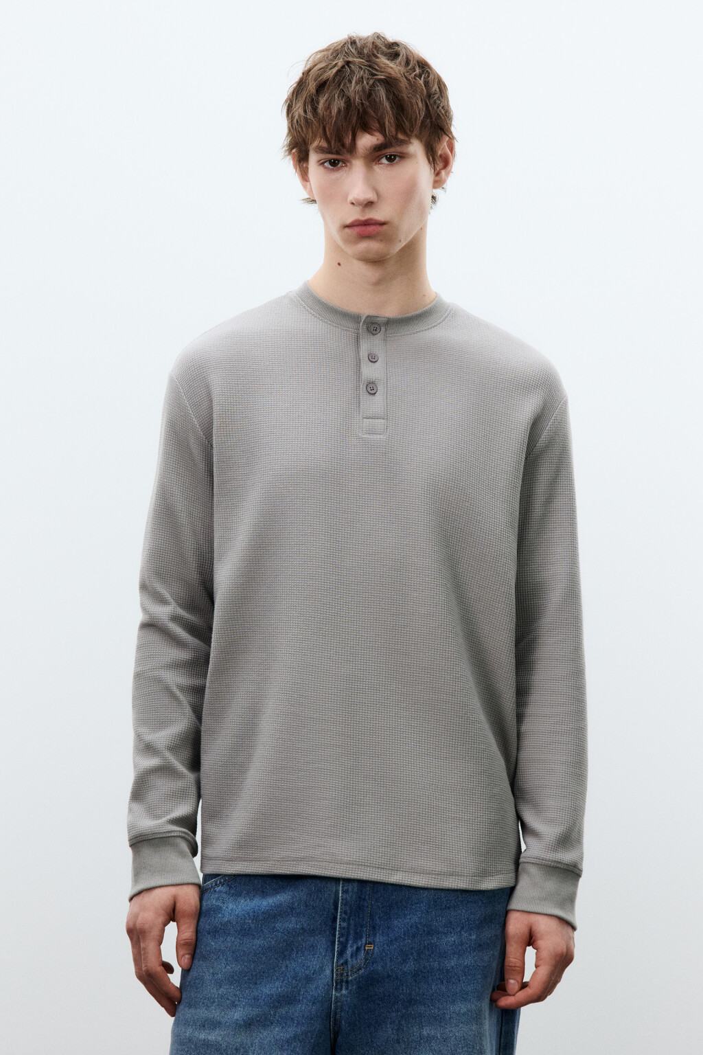 Лонгслив хенли трикотажный на пуговицах - цвет серый - 2