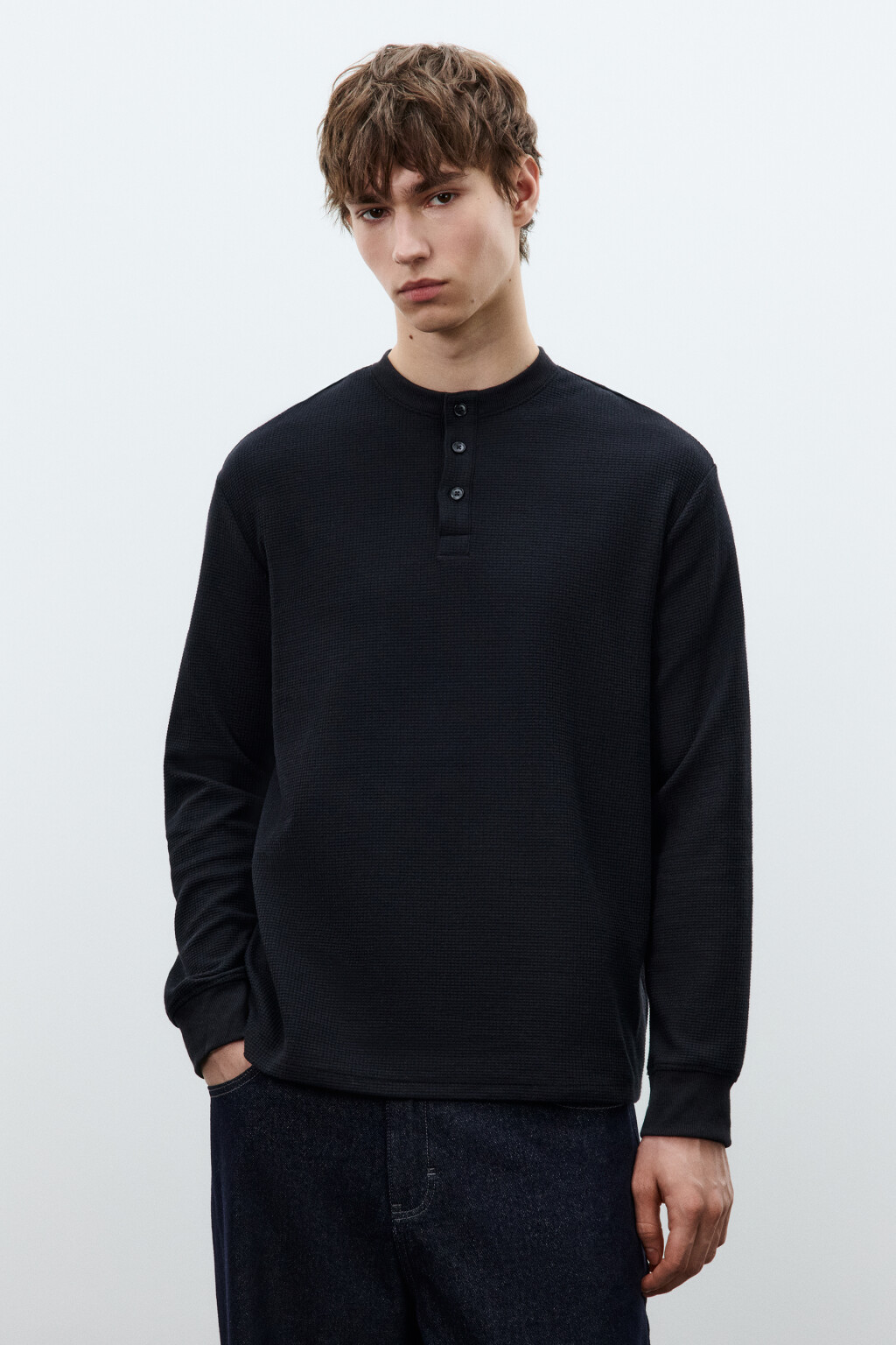 Лонгслив хенли трикотажный на пуговицах - цвет черный - 2