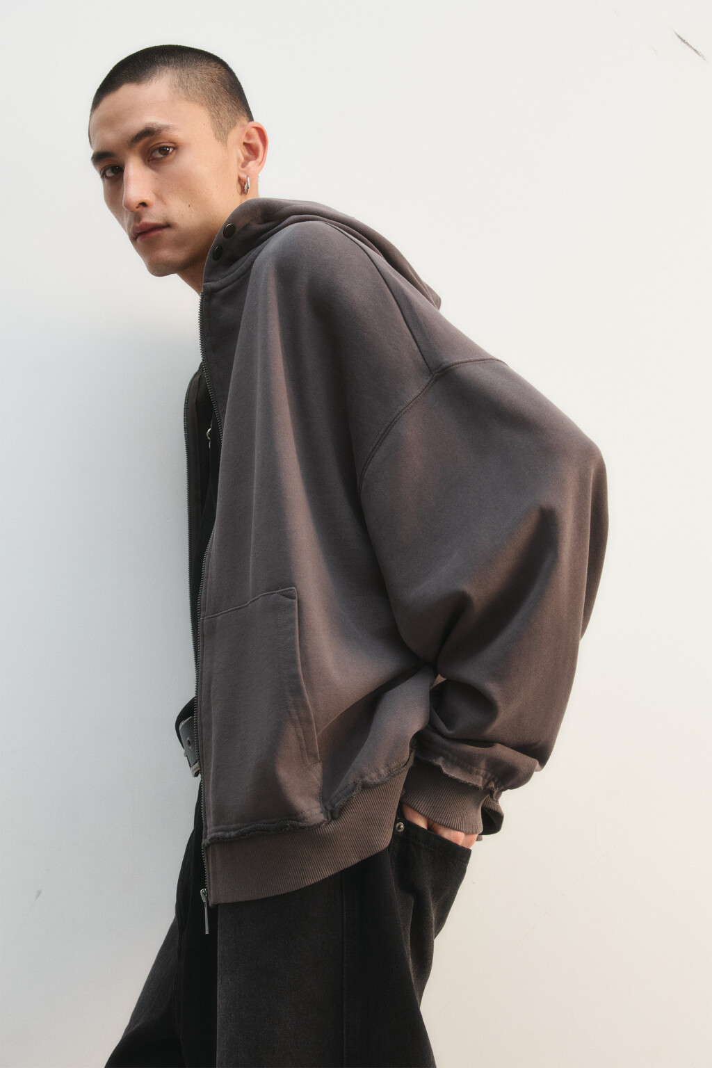 Худи-зипка из футера с вареным эффектом - цвет серый - 1