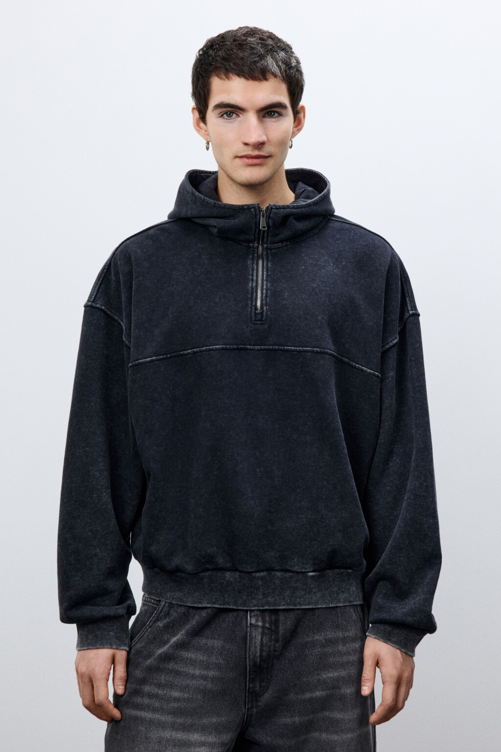 Худи с вареным эффектом и молнией на груди - цвет серый - 2