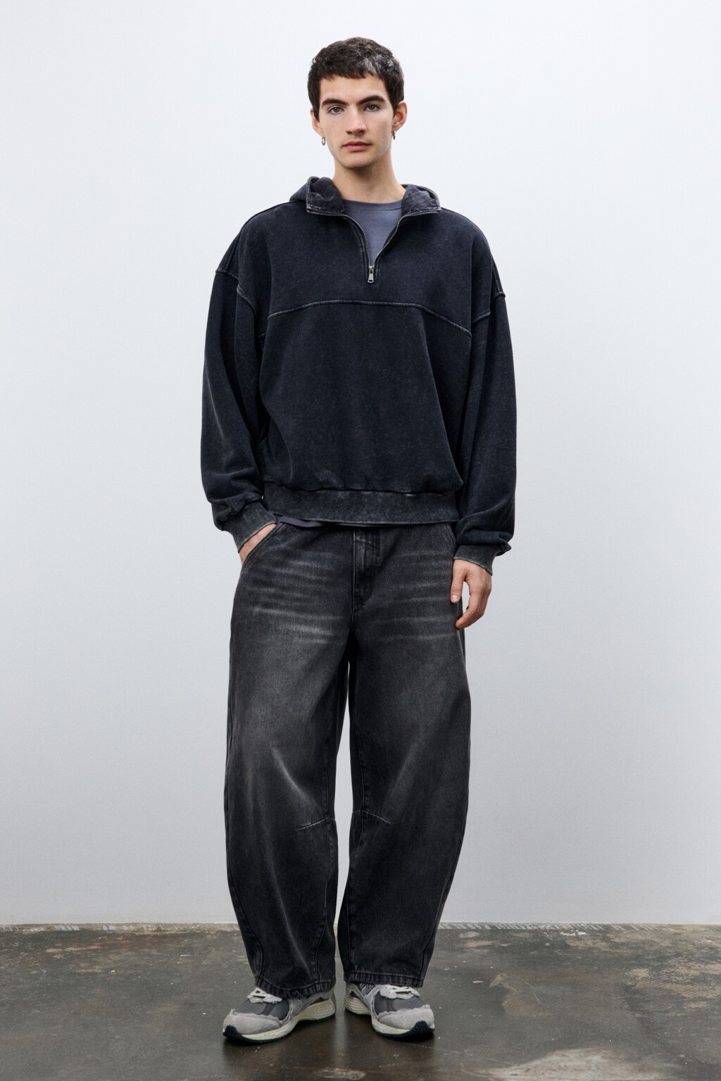 Худи с вареным эффектом и молнией на груди - цвет серый - 4