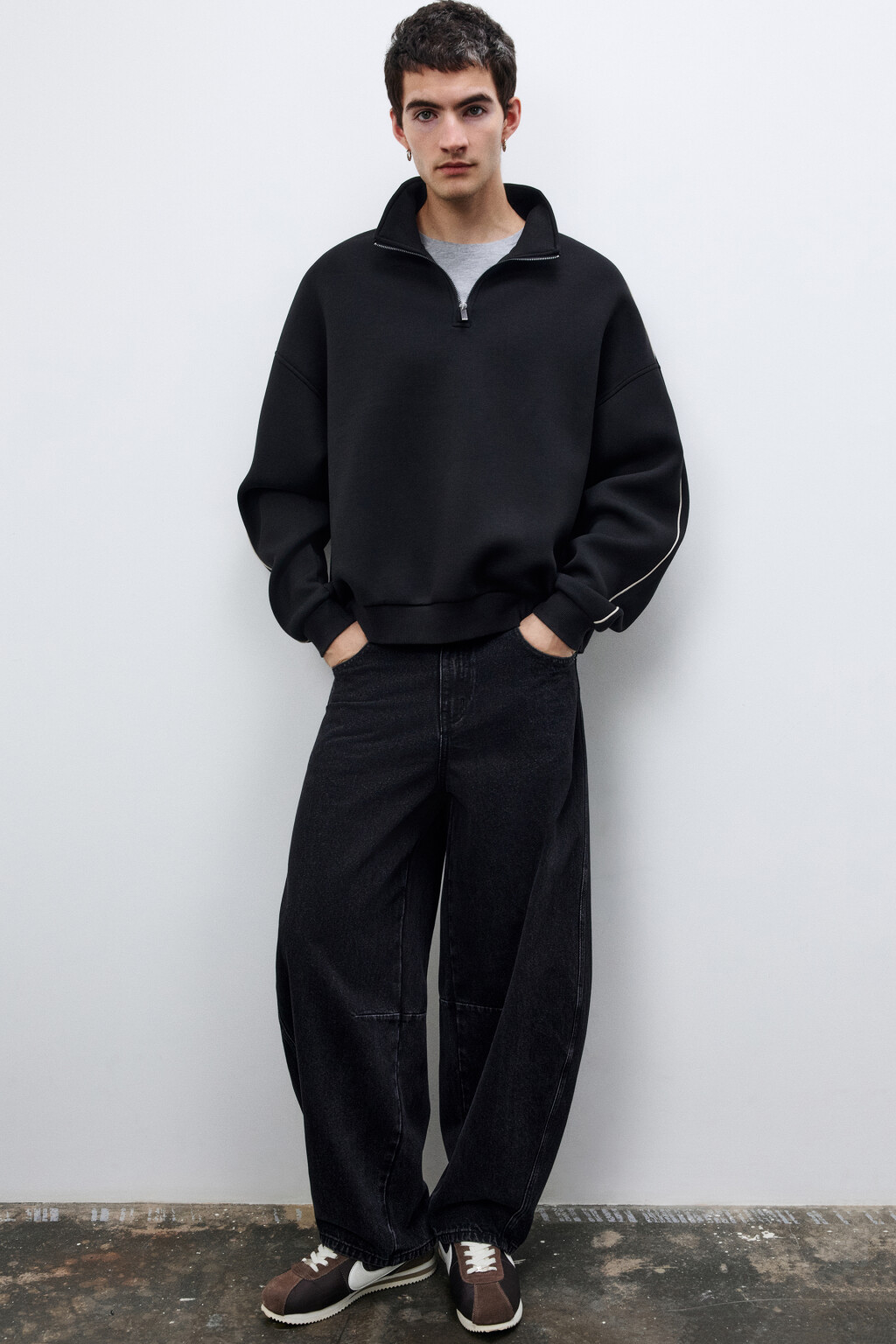 Джемпер с молнией на груди - цвет черный - 1