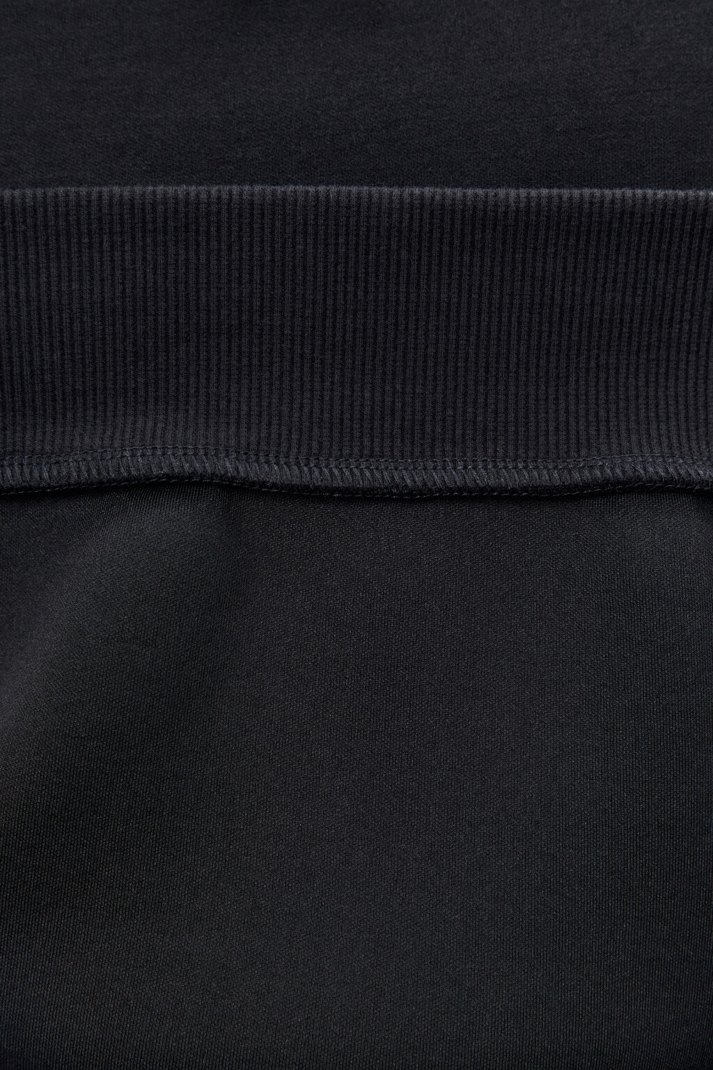 Джемпер с молнией на груди - цвет черный - 8