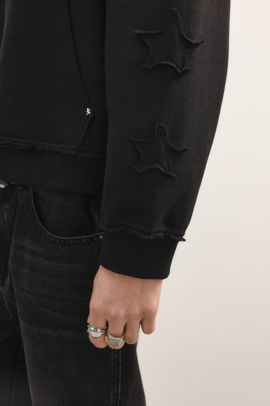 Худи-зипка из футера с принтом на спине - цвет черный - 8