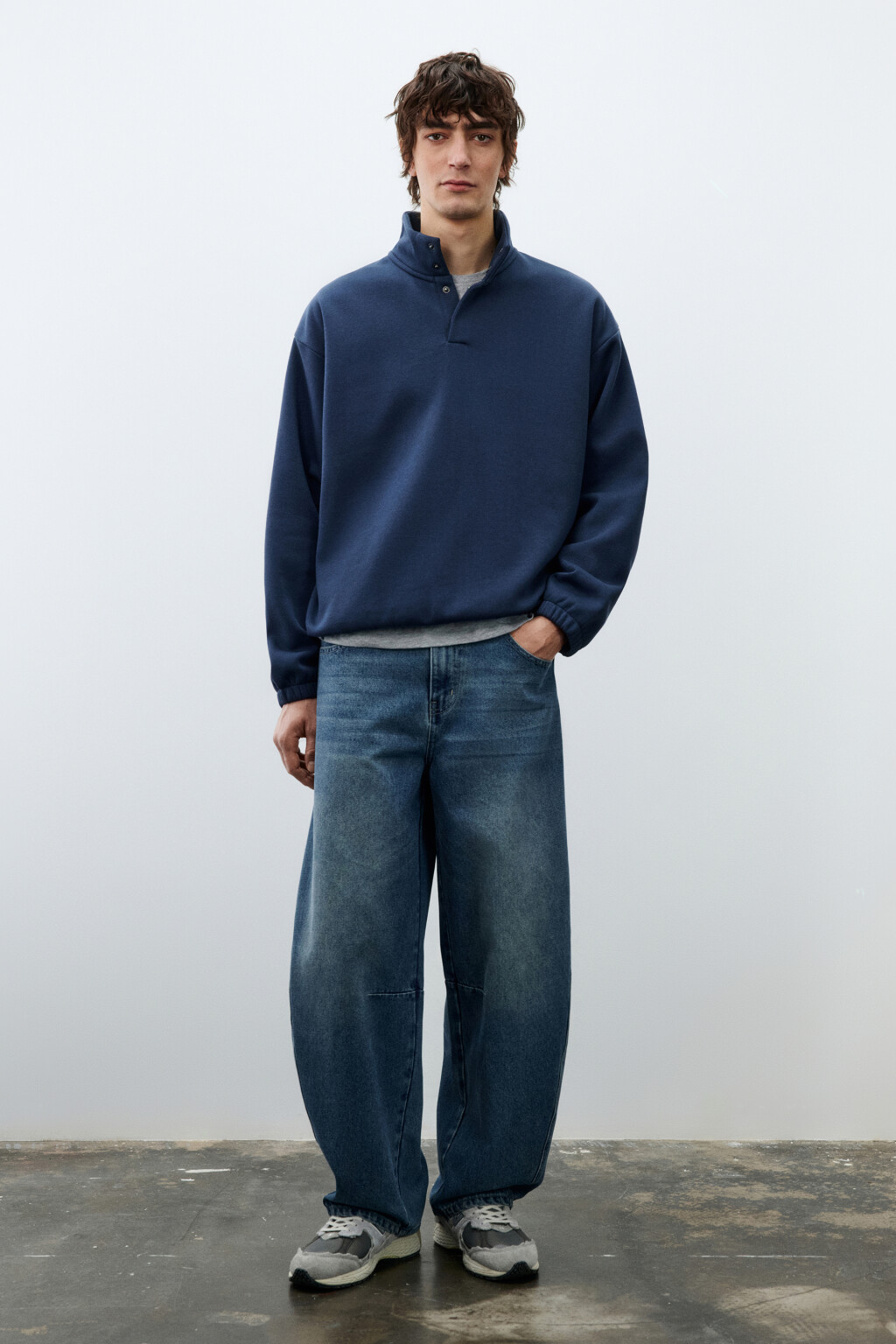 Свитшот из футера с воротником-стойкой на кнопках - цвет синий - 5