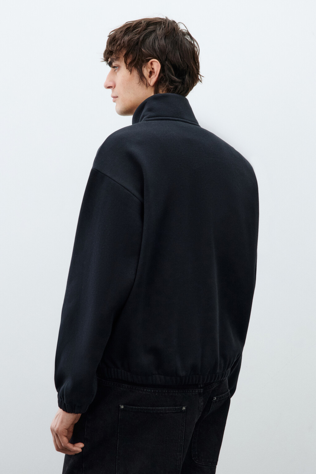 Свитшот из футера с воротником-стойкой на кнопках - цвет черный - 4
