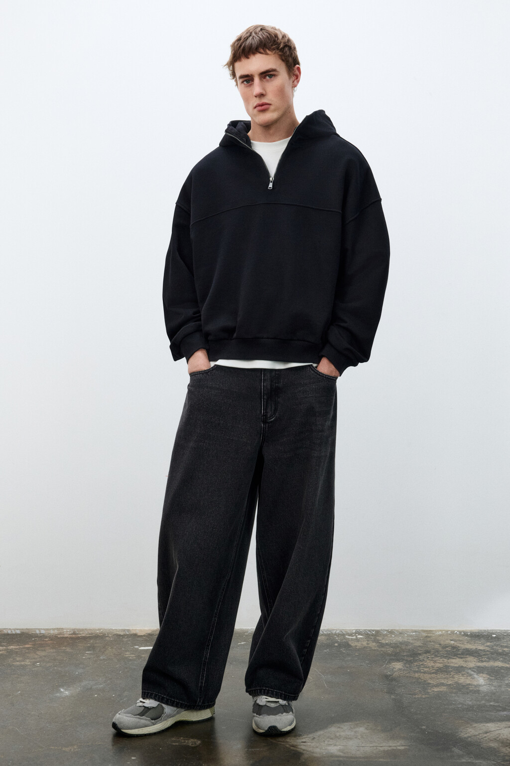 Худи из футера с молнией на груди - цвет черный - 5