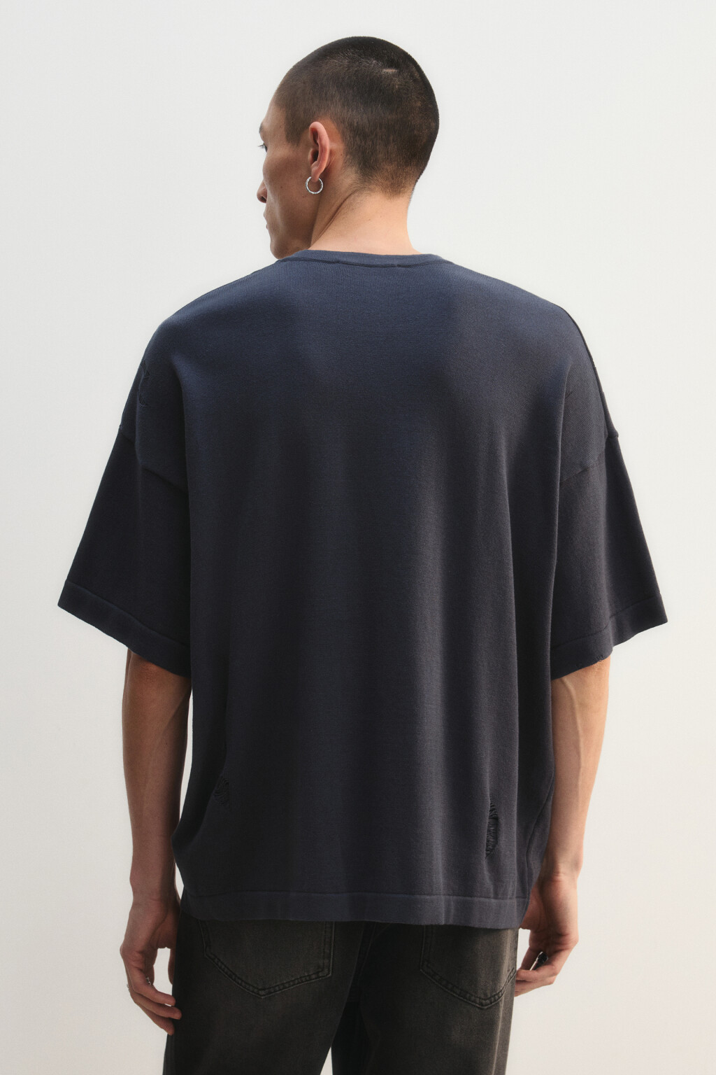 Футболка хлопковая рваная - цвет черный - 4