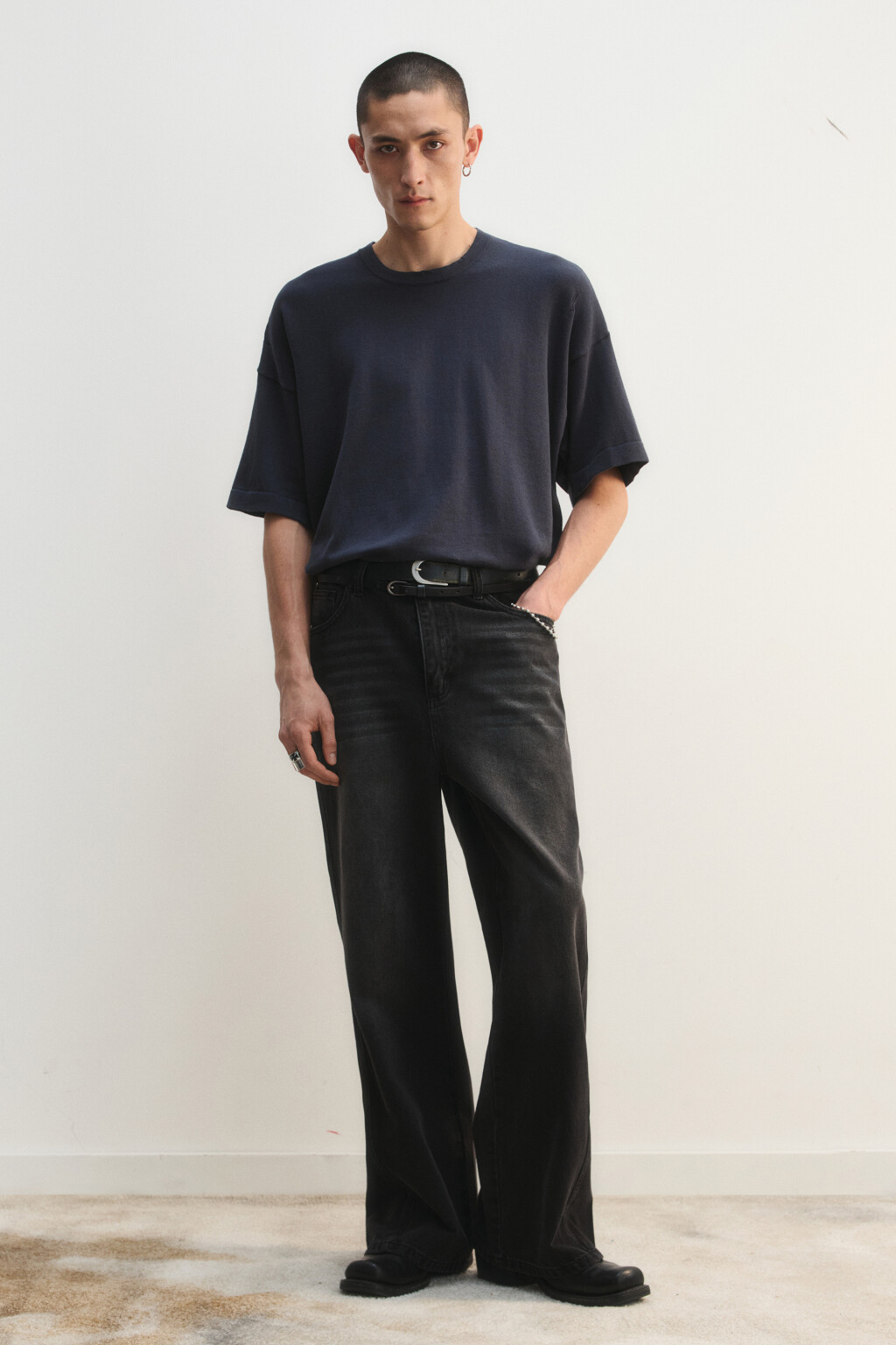 Футболка хлопковая рваная - цвет черный - 5