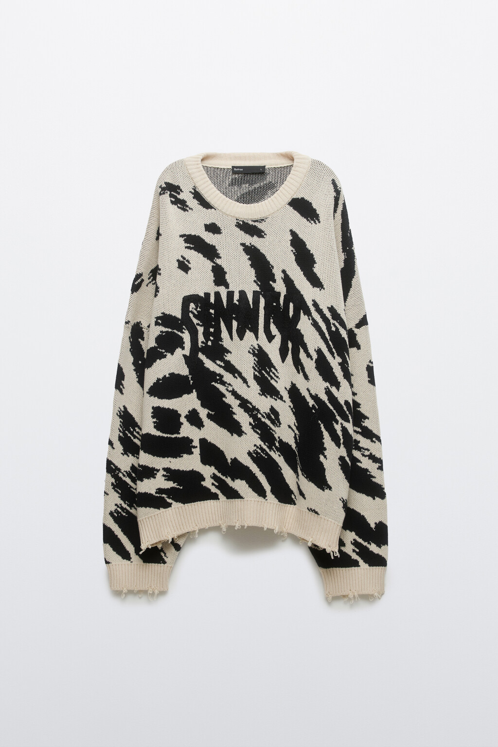 Свитер oversize рваный с вышивкой - цвет бежевый - 8