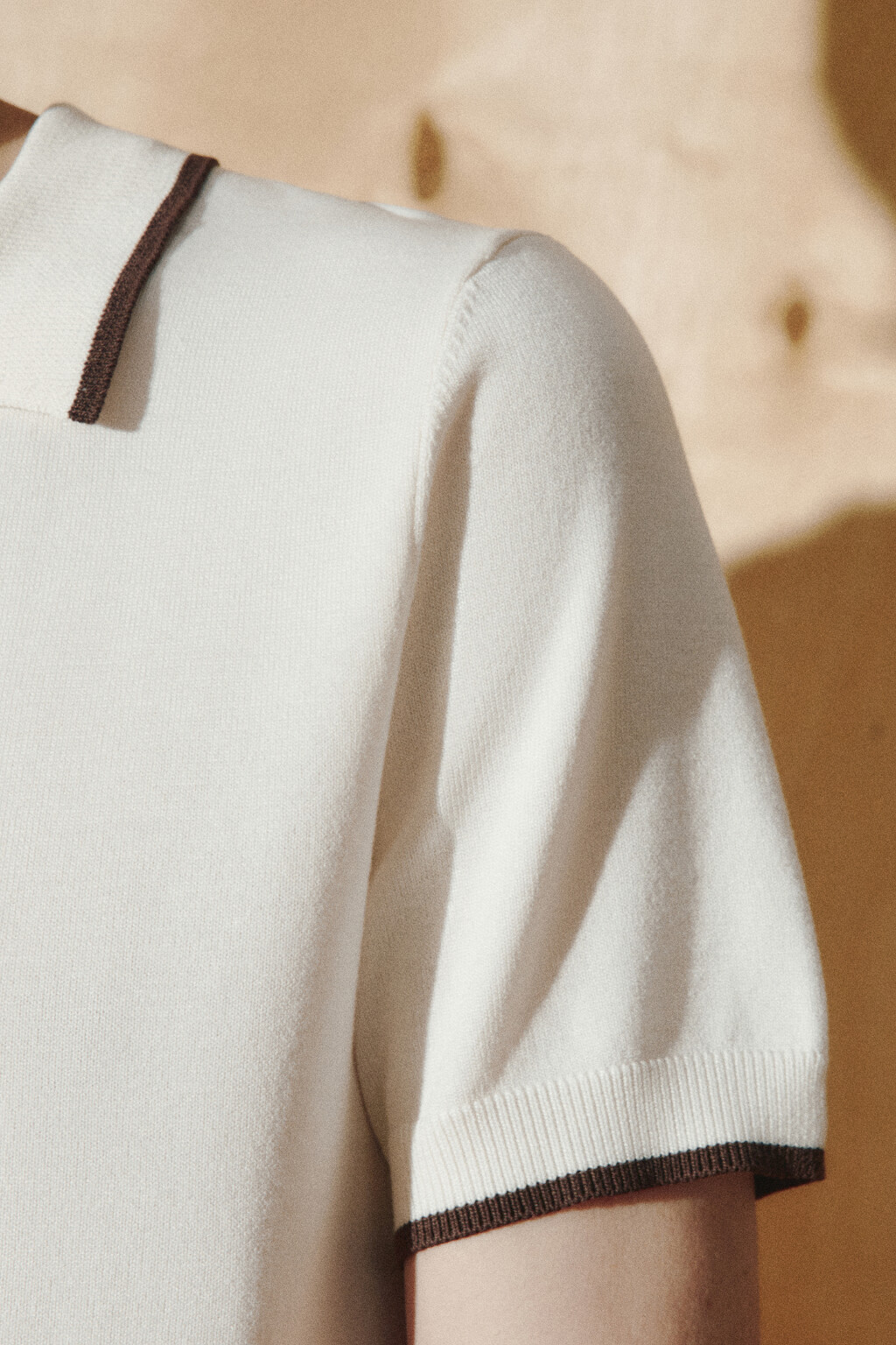 Футболка-поло вязаная с контрастной окантовкой - цвет бежевый - 6