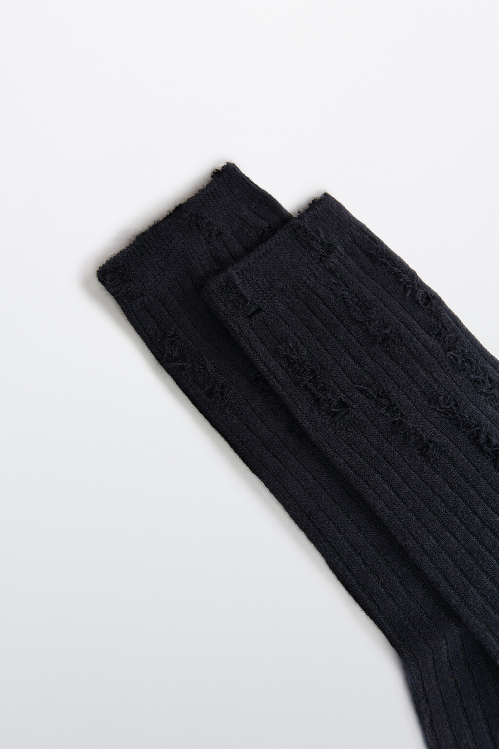 Носки рваные в рубчик - цвет черный - 2