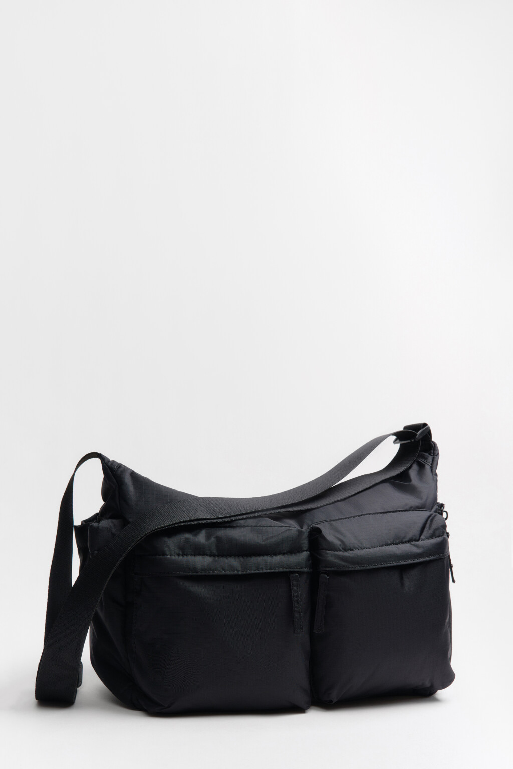 Сумка-кроссбоди с наружными карманами - цвет черный - 1
