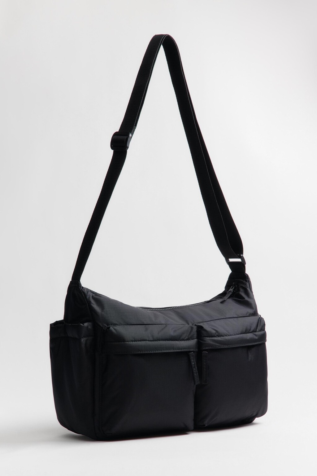 Сумка-кроссбоди с наружными карманами - цвет черный - 3