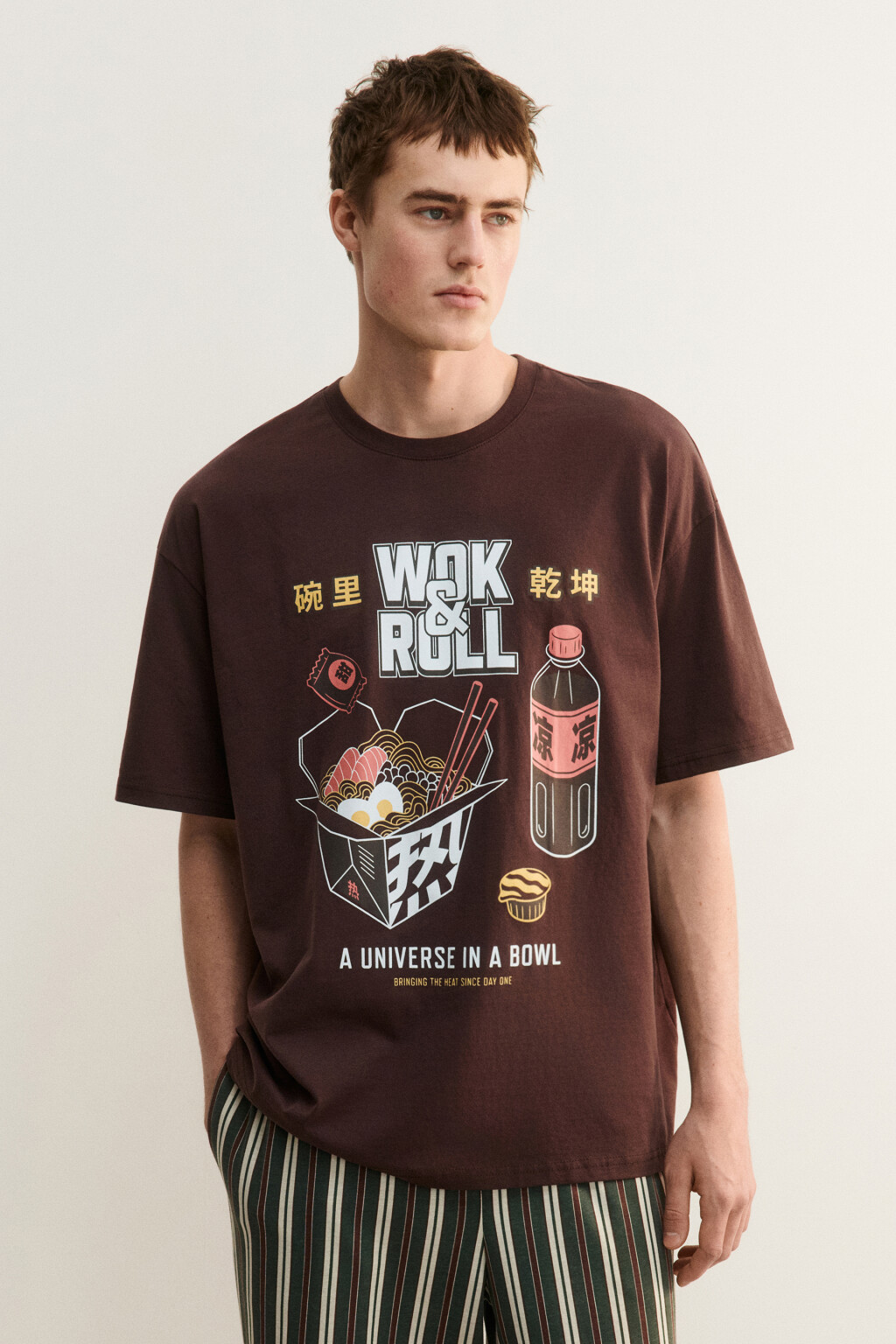 Футболка хлопковая домашняя с принтом - цвет коричневый - 2