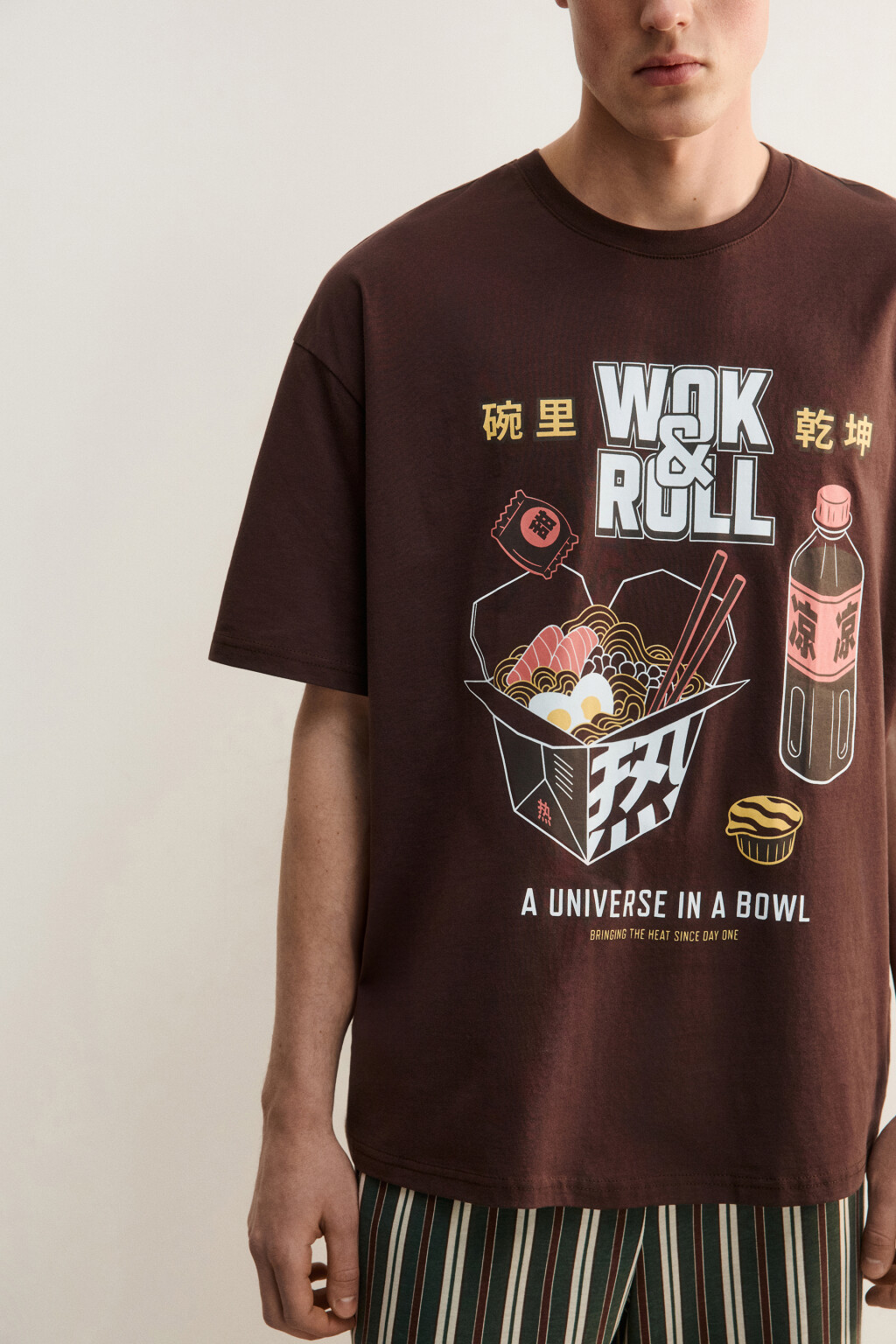 Футболка хлопковая домашняя с принтом - цвет коричневый - 5