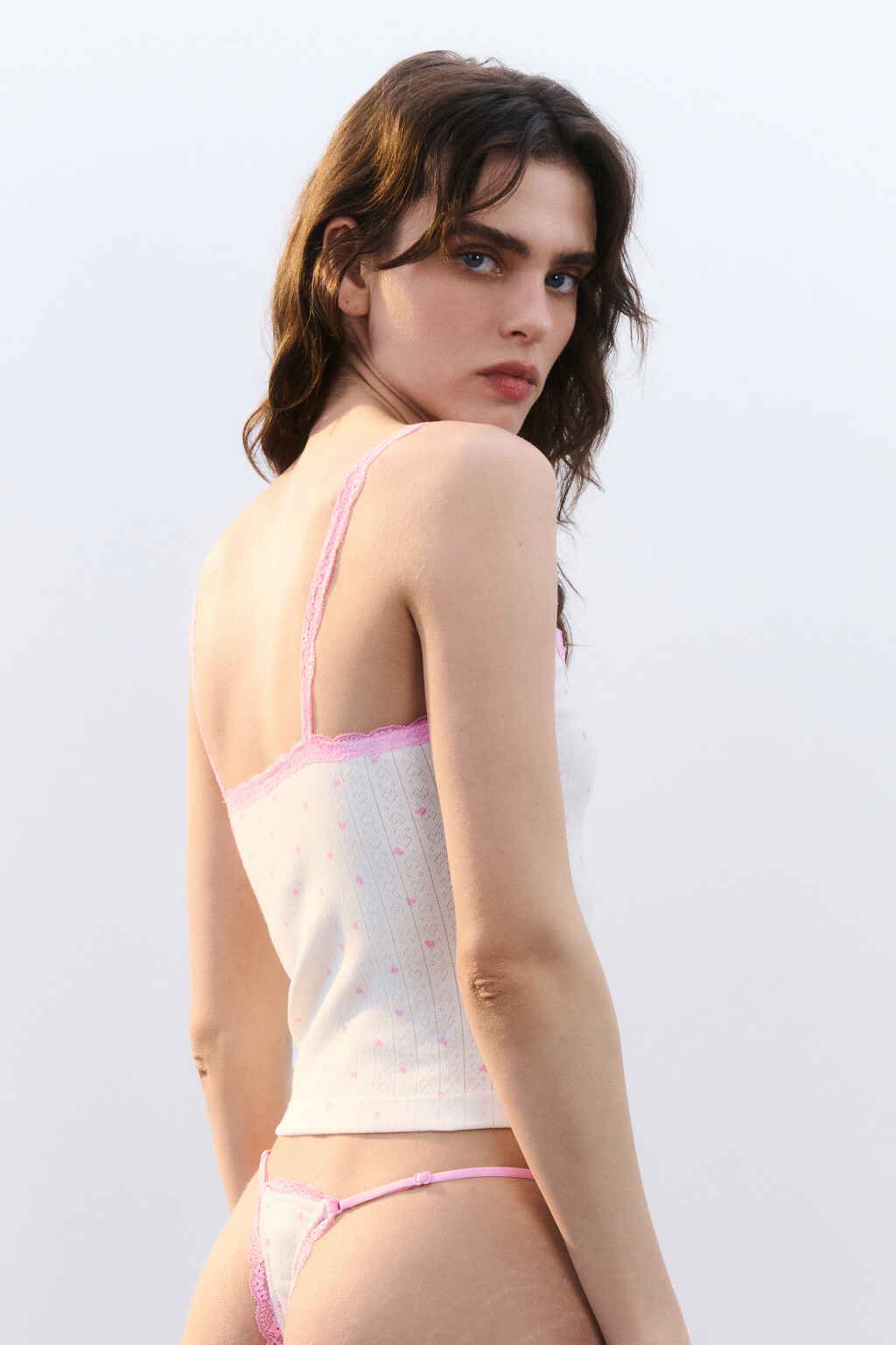 Майка-топ в рубчик с кружевом - цвет розовый - 3