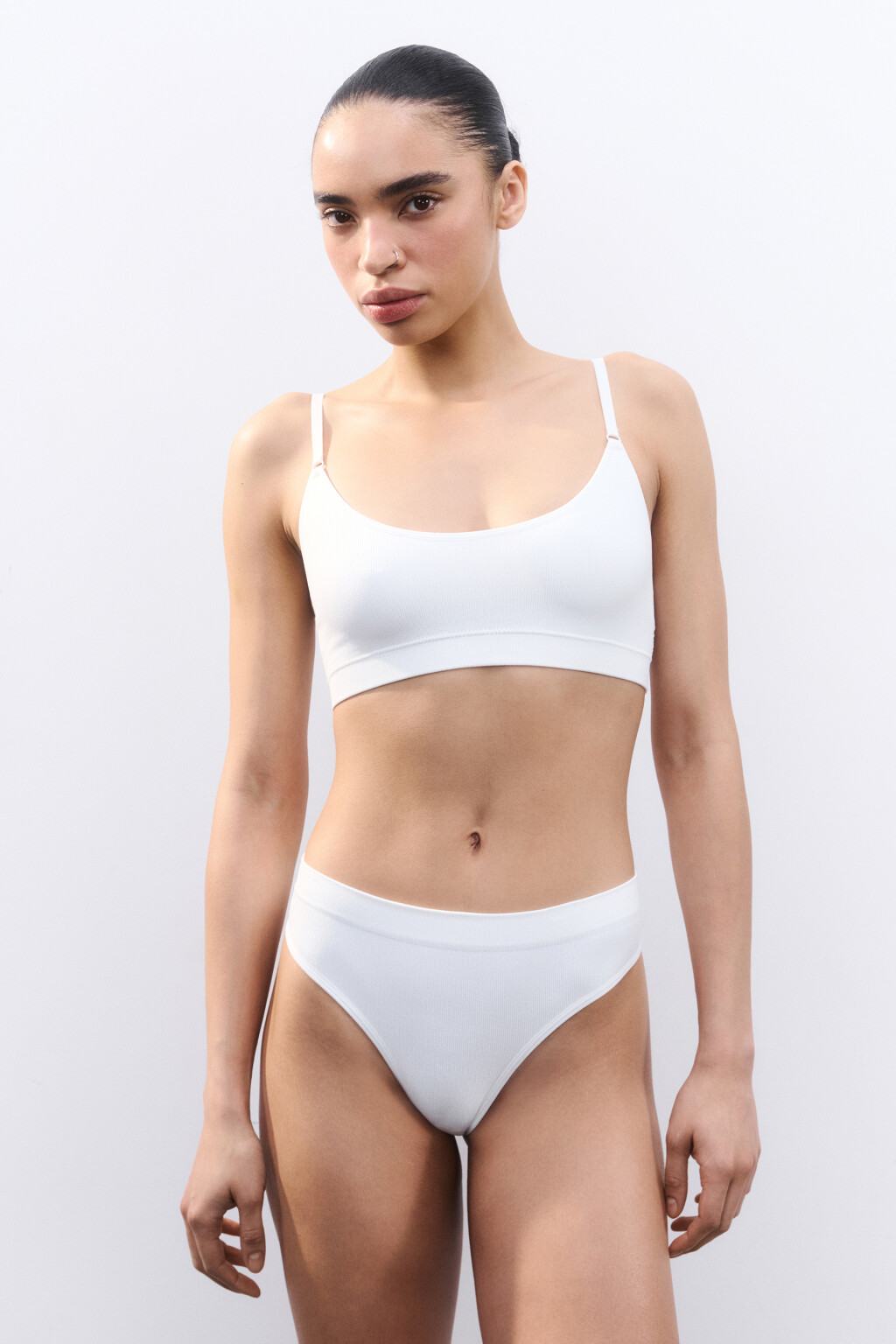 Бюстгальтер-бра бесшовный в рубчик - цвет белый - 4