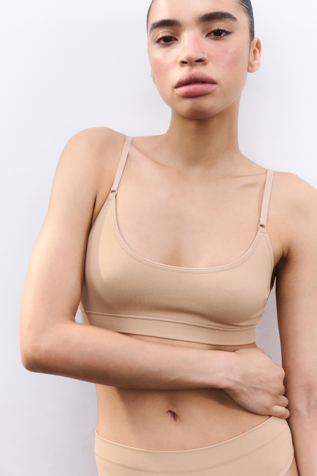 Бюстгальтер-бра бесшовный в рубчик - цвет бежевый - 1