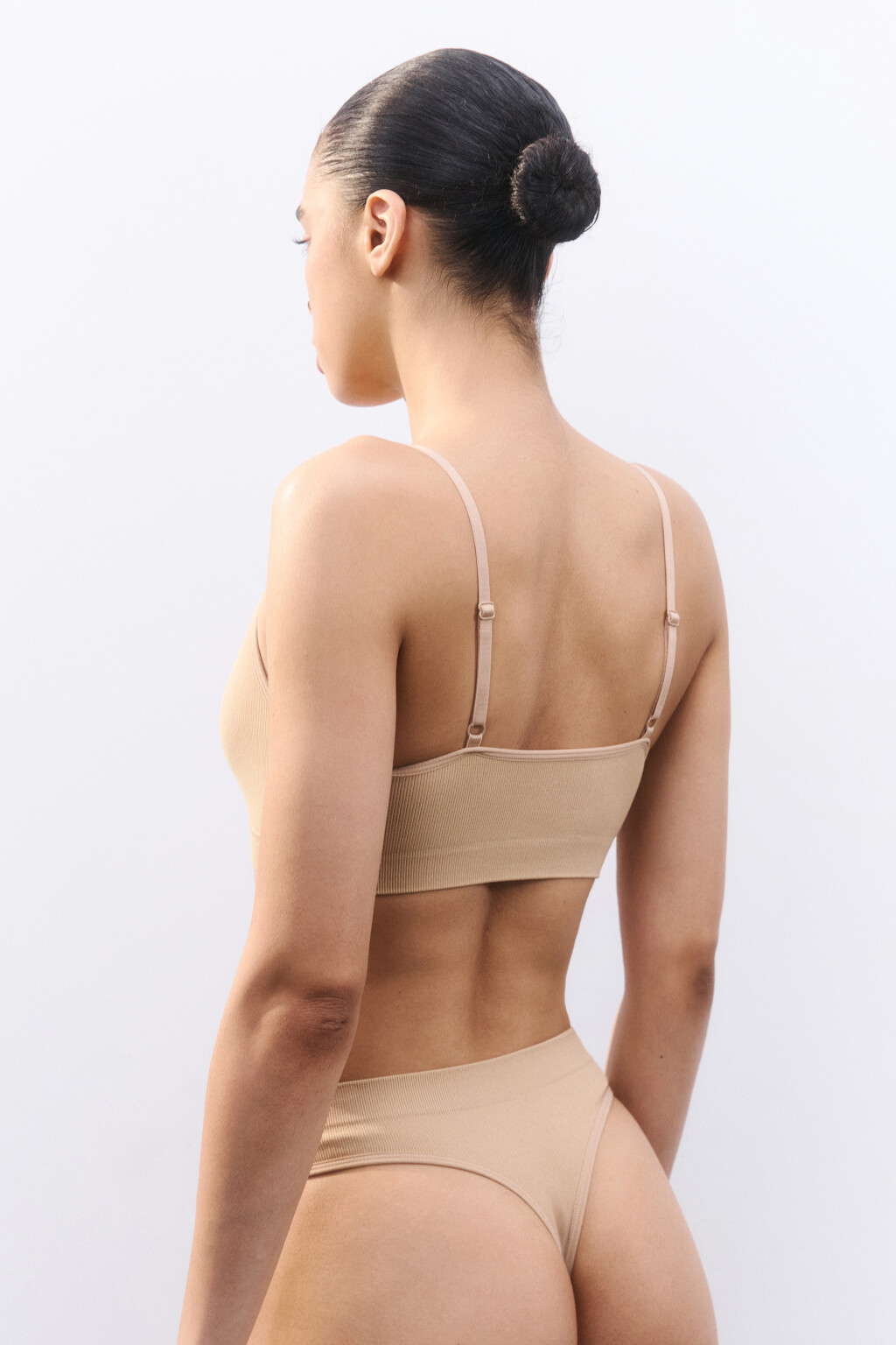Бюстгальтер-бра бесшовный в рубчик - цвет бежевый - 3