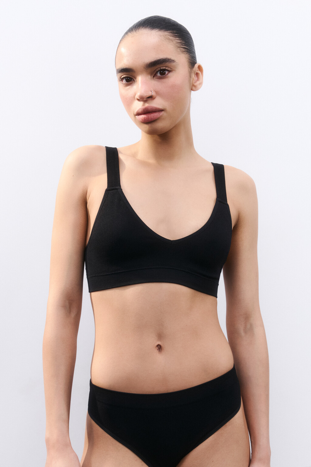 Бюстгальтер-бра в рубчик - цвет черный - 2