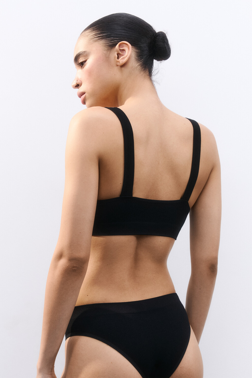 Бюстгальтер-бра в рубчик - цвет черный - 3