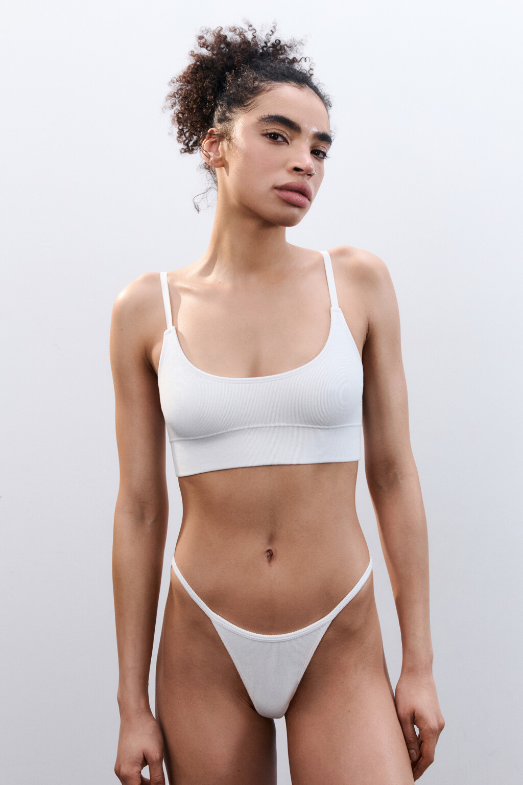 Бюстгальтер-бра в рубчик - цвет белый - 2