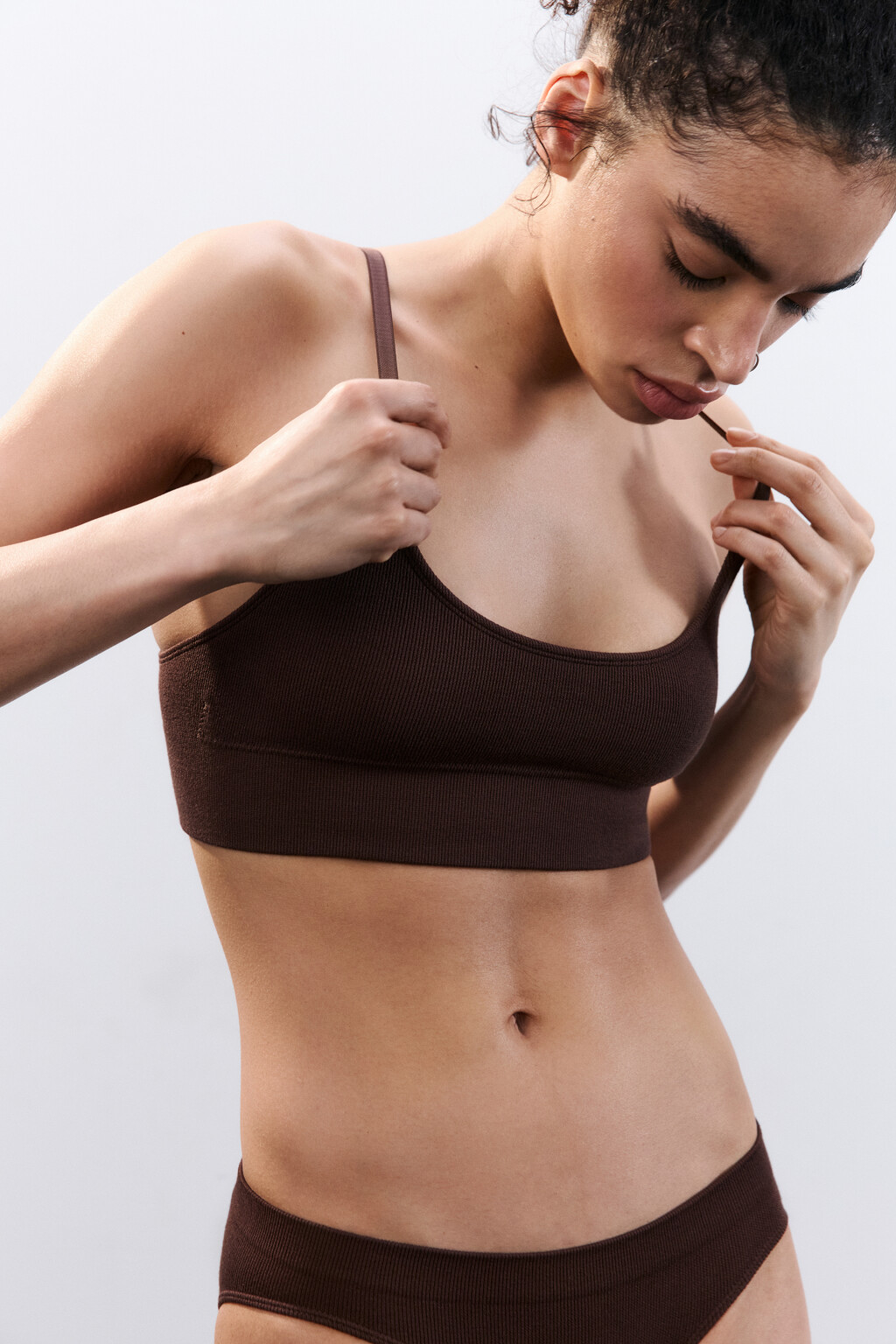 Бюстгальтер-бра в рубчик - цвет коричневый - 1