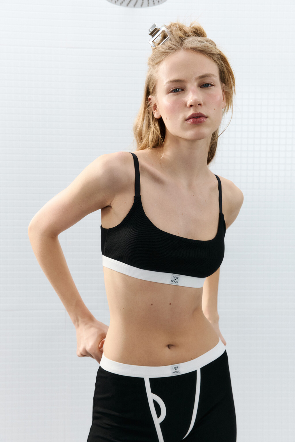 Бюстгальтер-топ в рубчик на тонких бретелях - цвет черный - 2