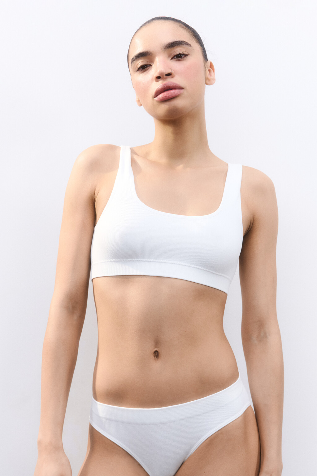 Бюстгальтер-топ бесшовный в рубчик - цвет белый - 3