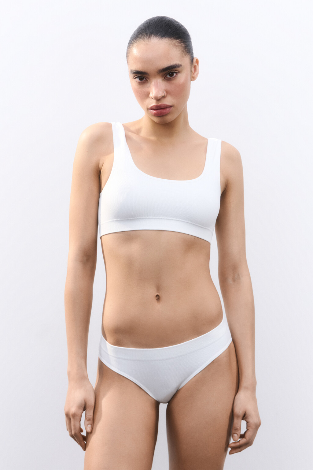 Бюстгальтер-топ бесшовный в рубчик - цвет белый - 5