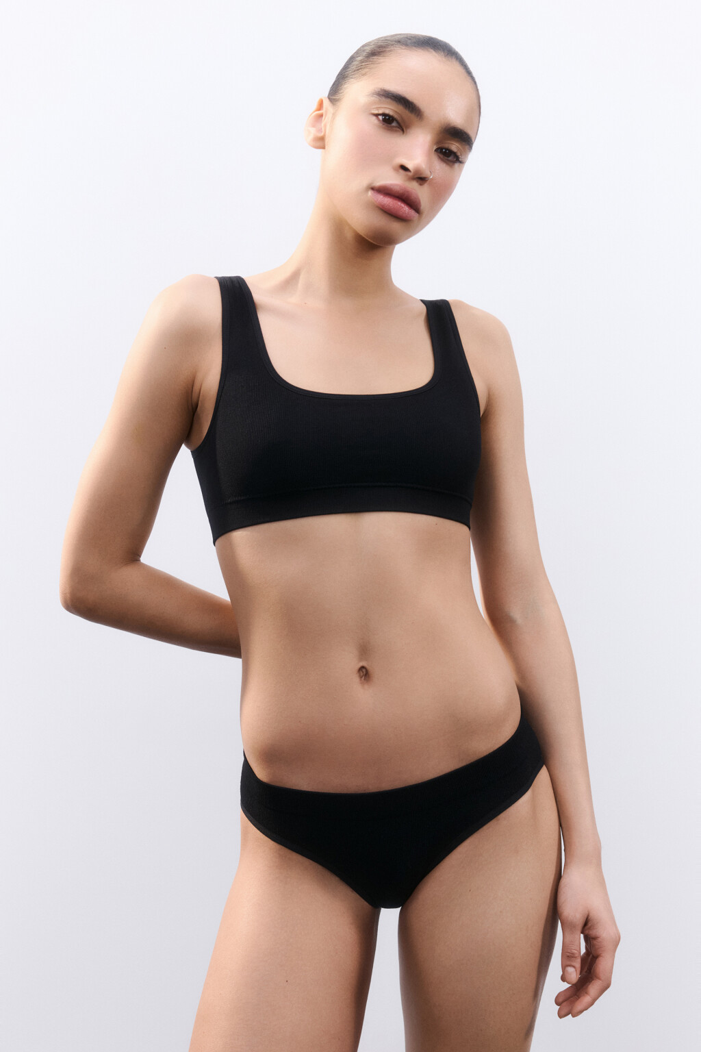 Трусы-слипы бесшовные в рубчик - цвет черный - 4