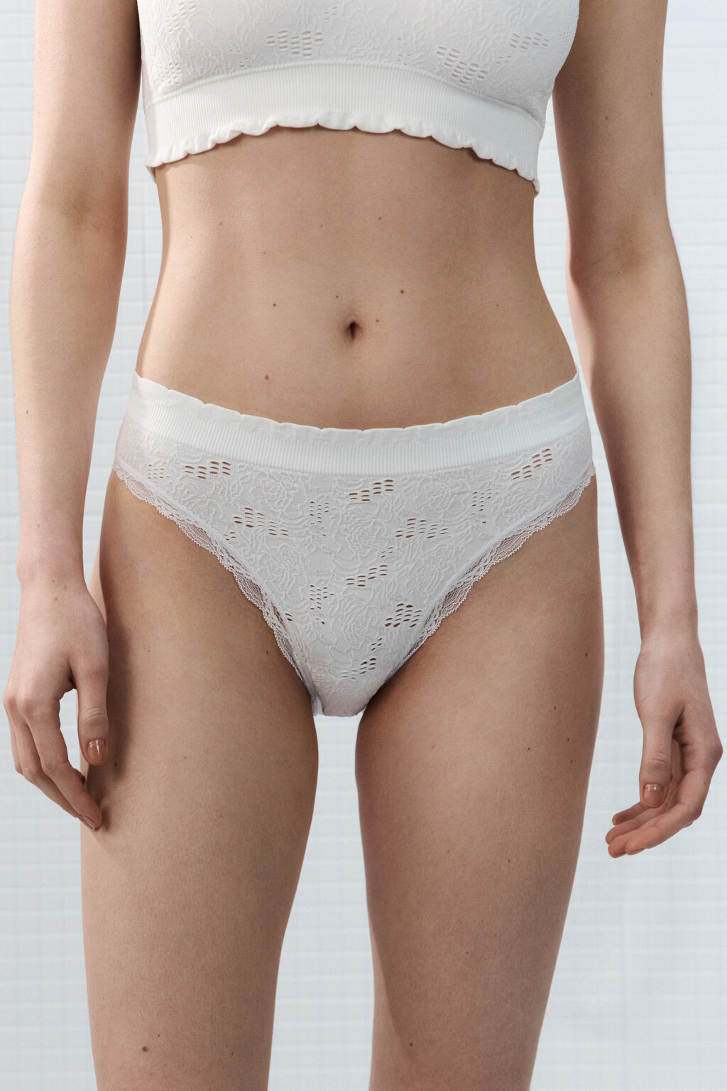 Трусы-слипы ажурные с кружевом - цвет белый - 3