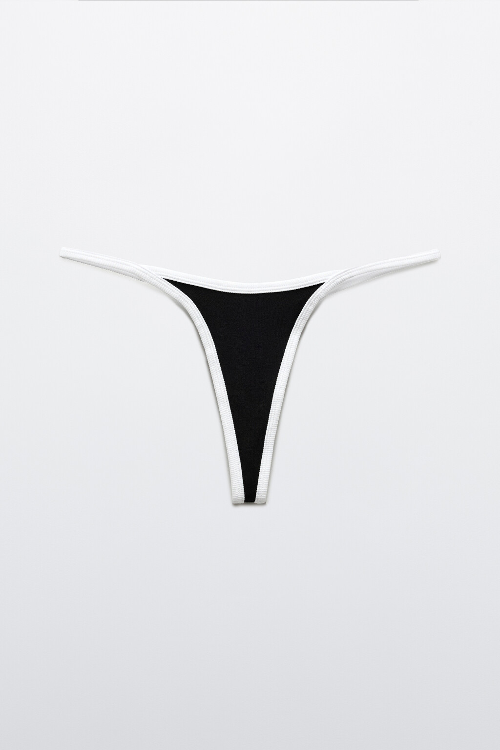 Трусы-стринги с контрастной окантовкой - цвет черный - 1