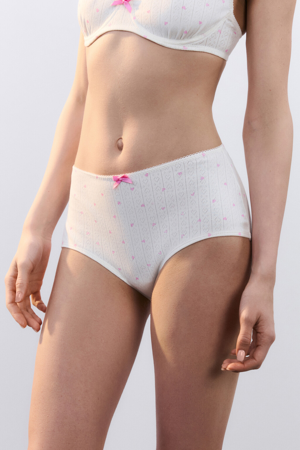 Трусы-шортики в рубчик с бантиком - цвет розовый - 2