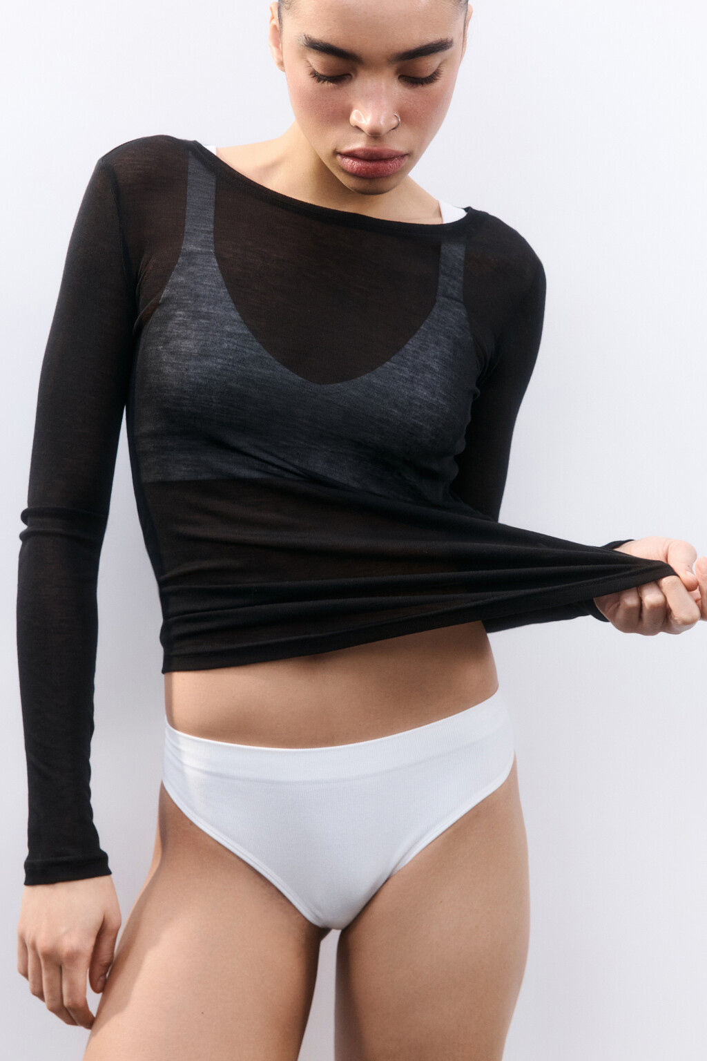 Трусы-танга бесшовные в рубчик - цвет белый - 1