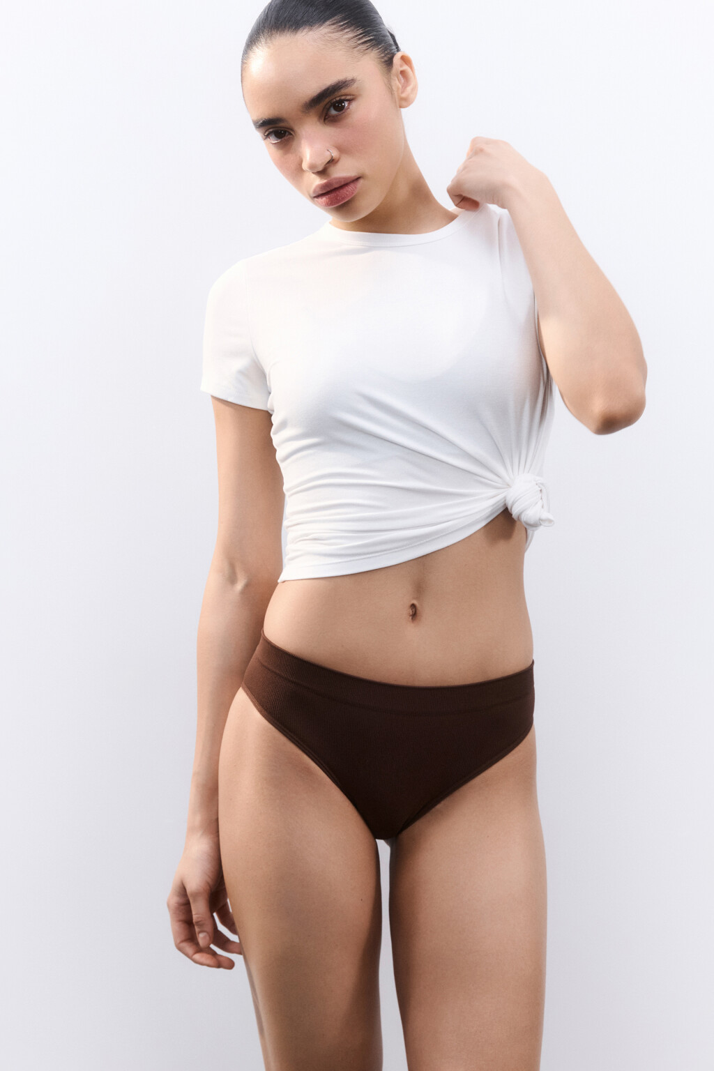 Трусы-танга бесшовные в рубчик - цвет коричневый - 1